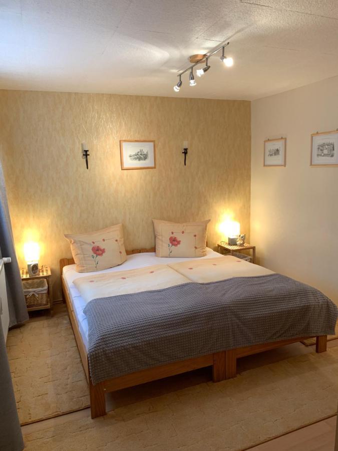 Am Mathildenbrunnen Klein Apartment เควดลินบวร์ก ภายนอก รูปภาพ